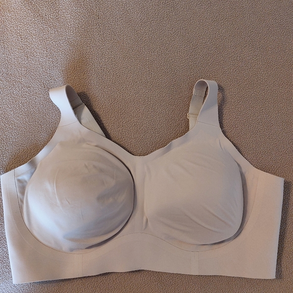 SOLD Evelyn and Bobbie bundle xl (4) beyond bras. - Picture 6 of 13